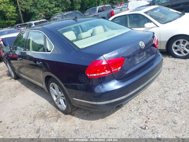 1VWBT7A31FC032199 Volkswagen Passat 1.8t Se