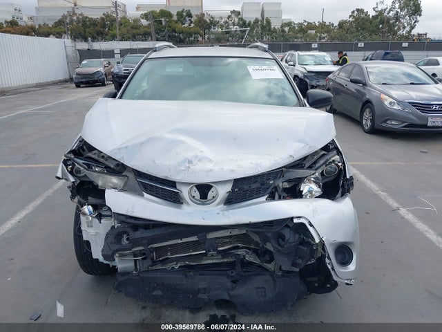 Toyota RAV4 LE 2015 JTMZFREV3FJ050893 Image 12