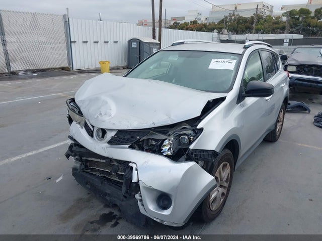 Toyota RAV4 LE 2015 JTMZFREV3FJ050893 Image 2
