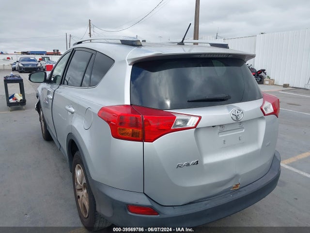 Toyota RAV4 LE 2015 JTMZFREV3FJ050893 Image 3