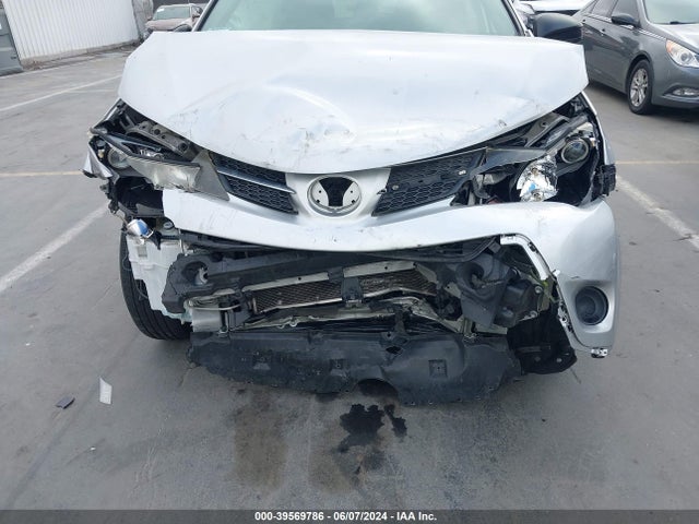 Toyota RAV4 LE 2015 JTMZFREV3FJ050893 Image 6