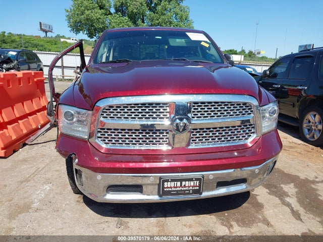 1C6RR7NM3JS353119 RAM 1500 Laramie  4x4 5'7 Box