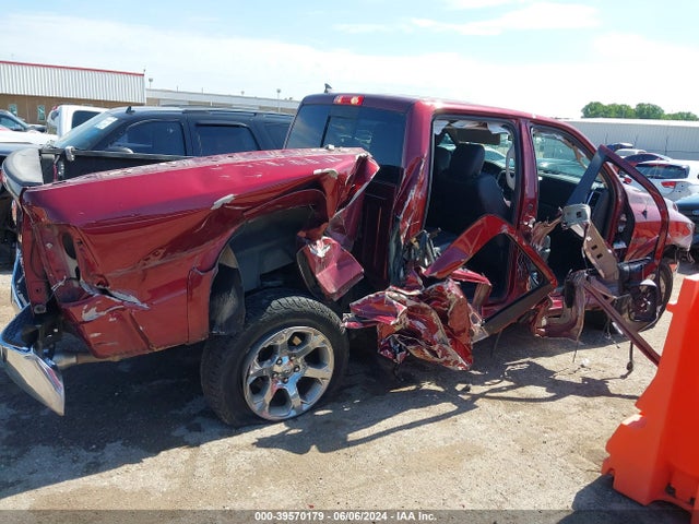1C6RR7NM3JS353119 RAM 1500 Laramie  4x4 5'7 Box