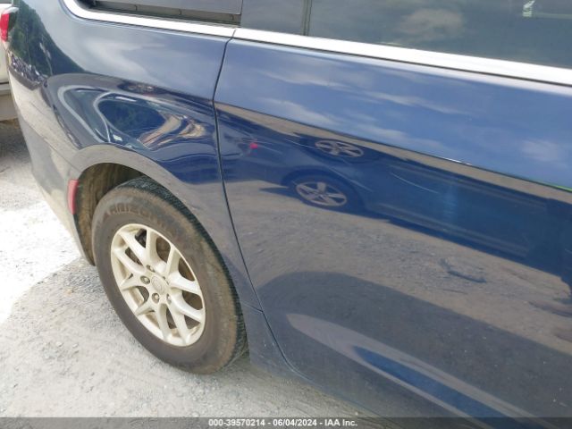 2C4RC1DGXLR172347 Chrysler Voyager Lxi