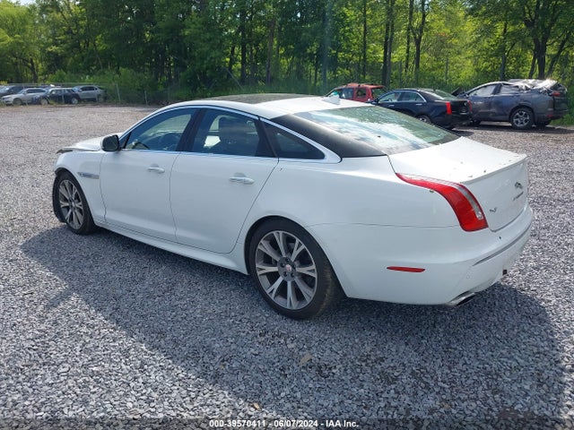 2015 JAGUAR XJ SAJWJ1CD0F8V88764 Photo 2