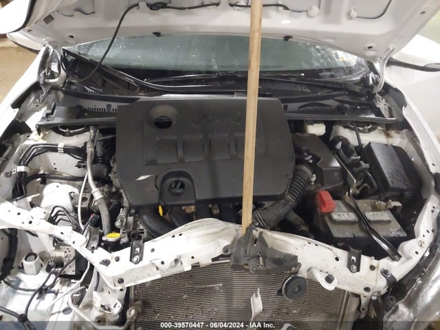 5YFBURHE4HP652932 Toyota COROLLA SE