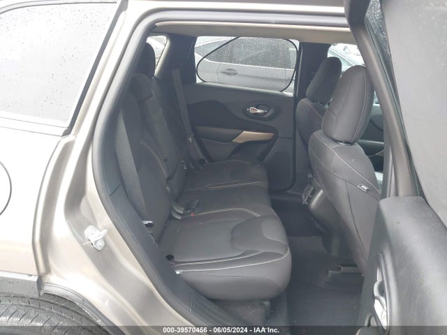 1C4PJLCB5HW574449 Jeep Cherokee Latitude Fwd