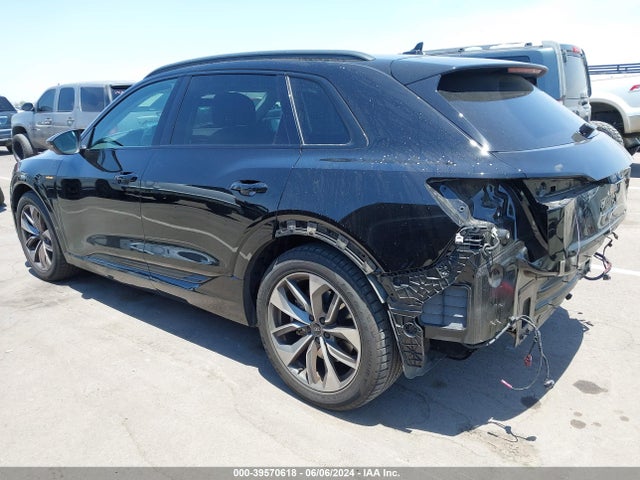 WA1LAAGE2MB038884 Audi E-tron Premium Plus Quattro