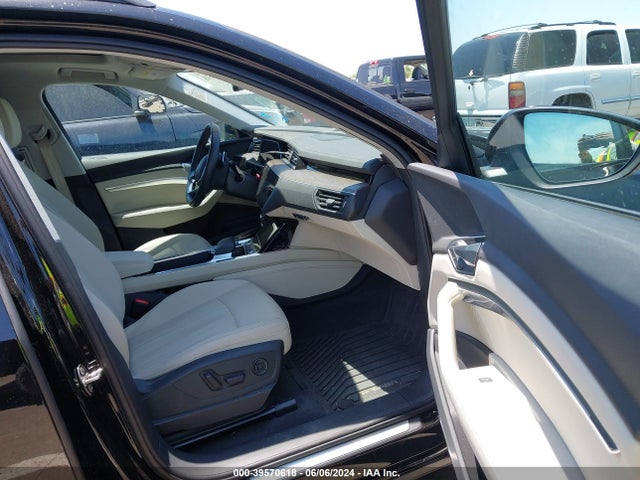 WA1LAAGE2MB038884 Audi E-tron Premium Plus Quattro