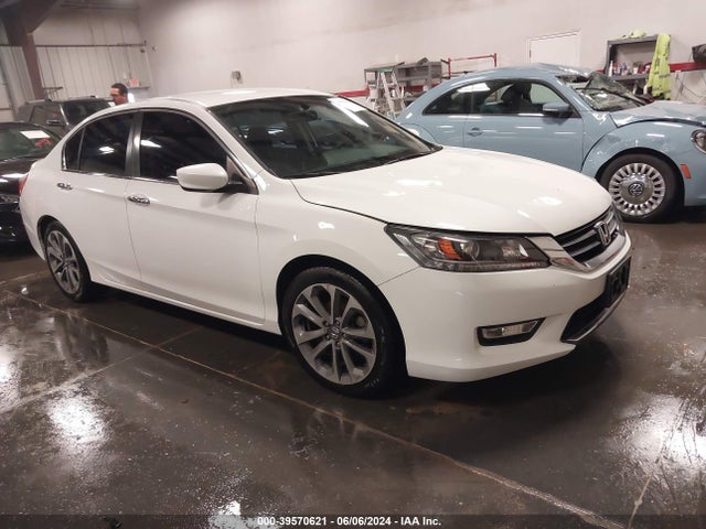 2014 1HGCR2F55EA149167 main image