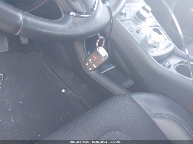 1C3CCCBG5GN174521 Chrysler 200 S