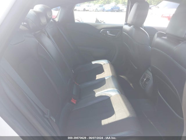 1C3CCCBG5GN174521 Chrysler 200 S
