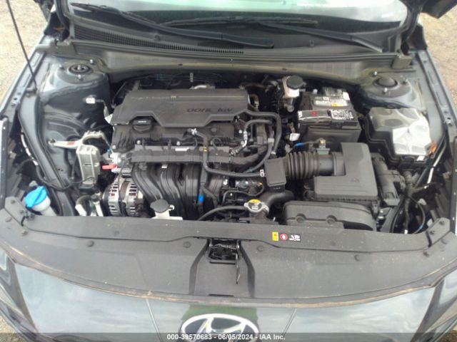 5NPLM4AG8NH065225 Hyundai ELANTRA SEL