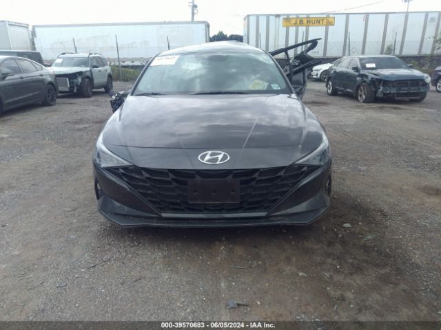 5NPLM4AG8NH065225 Hyundai ELANTRA SEL