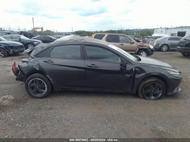 5NPLM4AG8NH065225 Hyundai ELANTRA SEL
