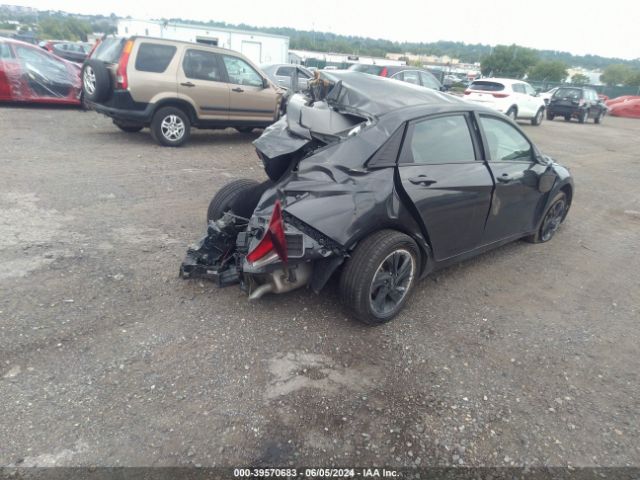 5NPLM4AG8NH065225 Hyundai ELANTRA SEL