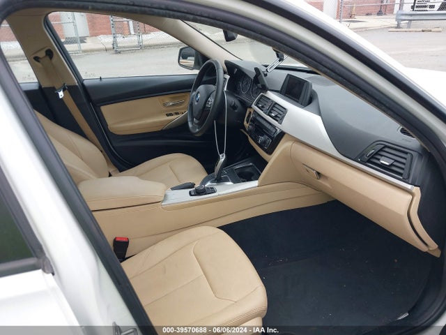 BMW 320i 2017 WBA8A9C30HAC99876 Image 5