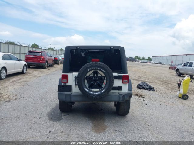 1C4HJWDG6HL721511 Jeep Wrangler Unlimited Sport 4x4