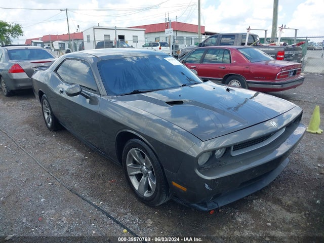 39570768 :رقم المزاد ، 2B3CJ4DVXAH185177 vin ، 2010 Dodge Challenger Se مزاد بيع