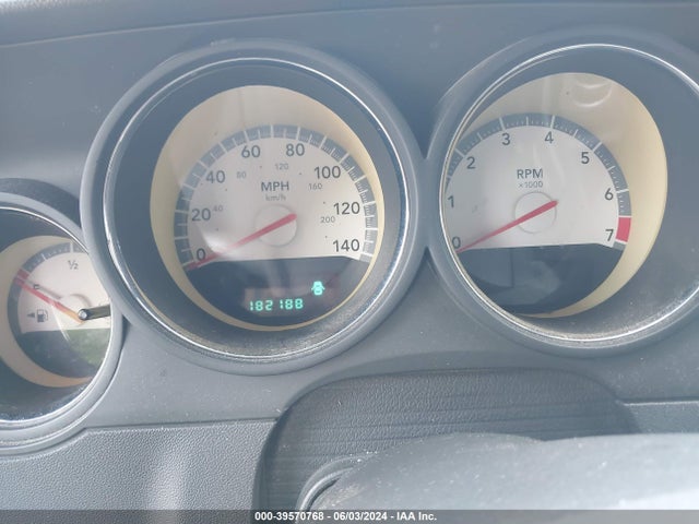 39570768 :رقم المزاد ، 2B3CJ4DVXAH185177 vin ، 2010 Dodge Challenger Se مزاد بيع