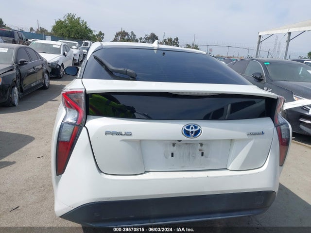 Toyota Prius Two 2016 JTDKBRFU5G3012414 Image 16