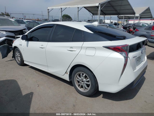Toyota Prius Two 2016 JTDKBRFU5G3012414 Image 3