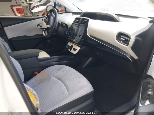 Toyota Prius Two 2016 JTDKBRFU5G3012414 Image 5