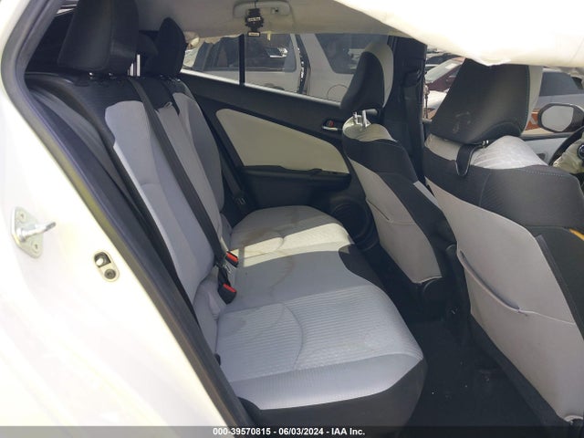 Toyota Prius Two 2016 JTDKBRFU5G3012414 Image 8