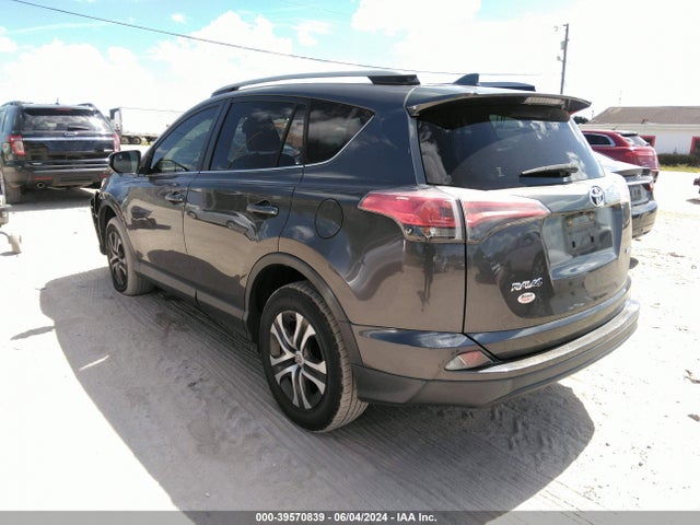 Toyota RAV4 LE 2018 JTMZFREV9JJ155608 Image 3