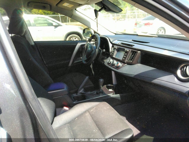 Toyota RAV4 LE 2018 JTMZFREV9JJ155608 Image 5