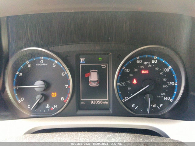 Toyota RAV4 LE 2018 JTMZFREV9JJ155608 Image 7