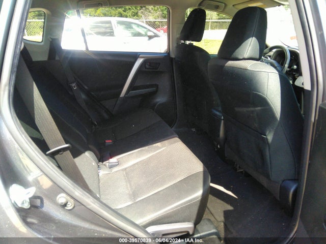 Toyota RAV4 LE 2018 JTMZFREV9JJ155608 Image 8