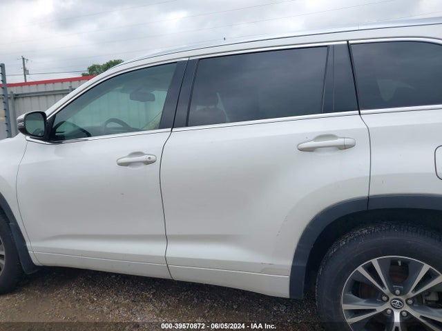Toyota Highlander Xle V6 2016 5TDJKRFH2GS320640 Image 15