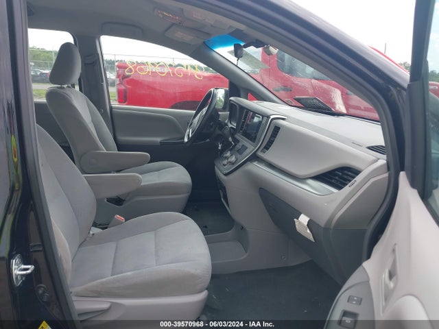 Toyota Sienna L 7 Passenger 2015 5TDZK3DC8FS660607 Image 5