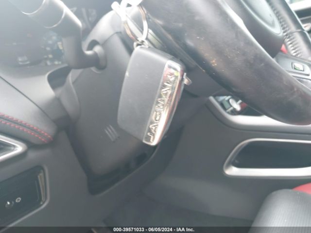 SADCM2BV2HA499710 Jaguar F-PACE S