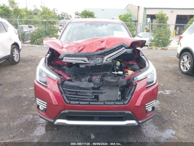 JF2SKARC9NH408965 Subaru Forester Touring