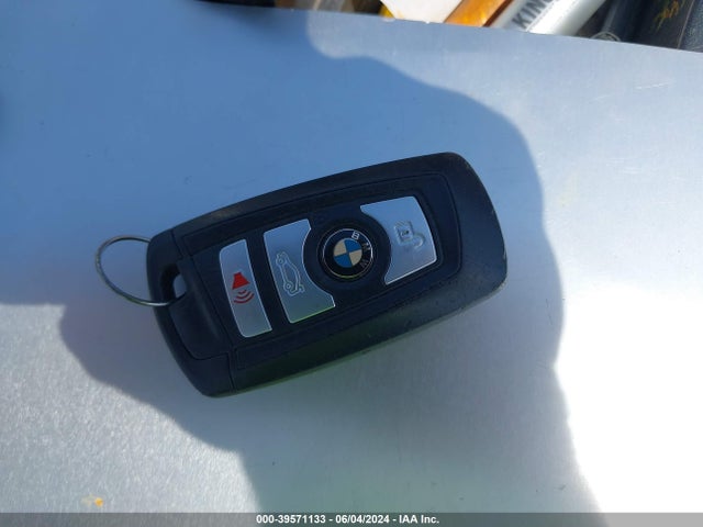BMW 528i Xdrive 2015 WBA5A7C52FG142740 Image 11