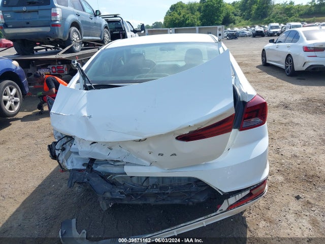 Hyundai ELANTRA SE 2020 5NPD74LF8LH518840 Image 16