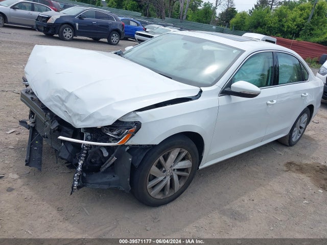 1VWBA7A34JC047598 Volkswagen Passat 2.0t Se