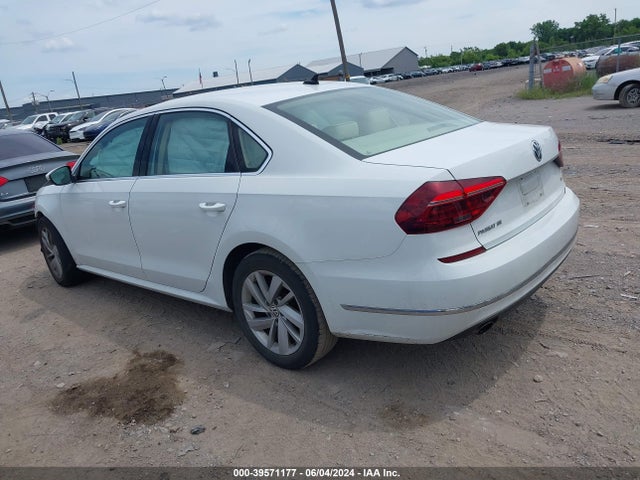 1VWBA7A34JC047598 Volkswagen Passat 2.0t Se