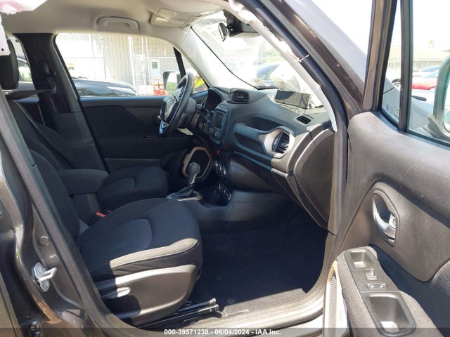 ZACCJBBTXGPC88000 Jeep Renegade Latitude