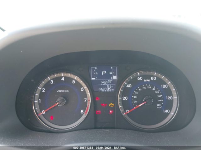 KMHCT4AE8HU319071 Hyundai Accent Value Edition