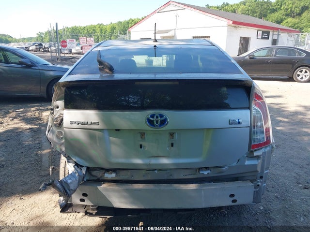 Toyota Prius Two 2015 JTDKN3DU6F1892511 Image 17