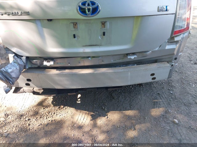 Toyota Prius Two 2015 JTDKN3DU6F1892511 Image 18