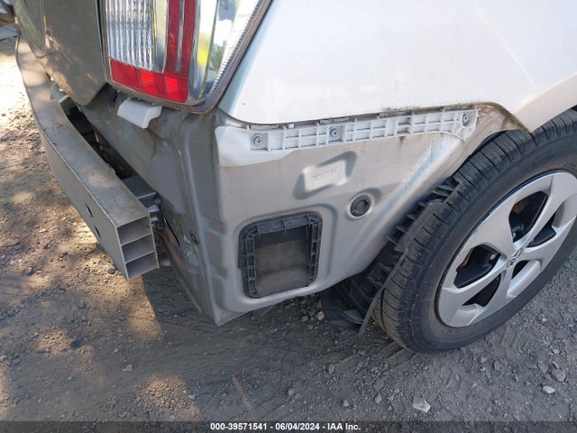 Toyota Prius Two 2015 JTDKN3DU6F1892511 Image 21