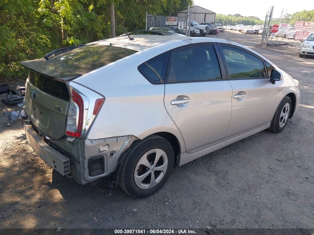 Toyota Prius Two 2015 JTDKN3DU6F1892511 Image 4