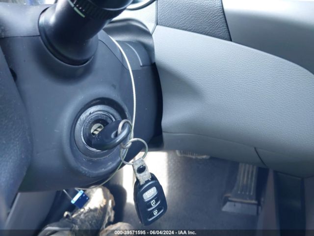 KMHDH4AE2FU229272 Hyundai ELANTRA SE