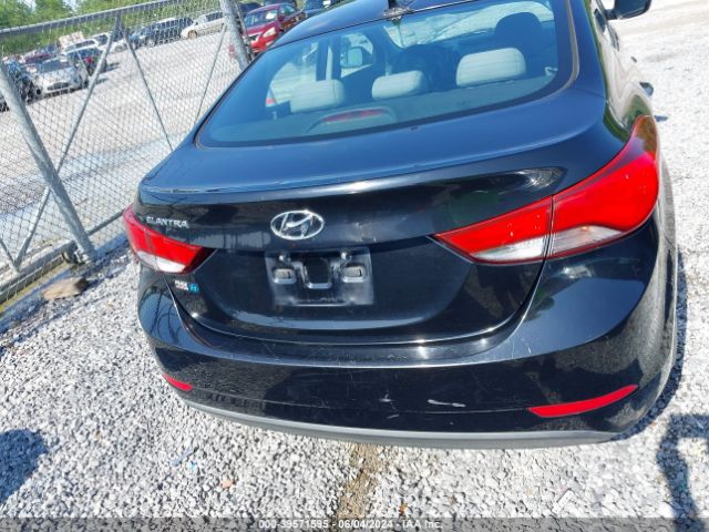 KMHDH4AE2FU229272 Hyundai ELANTRA SE