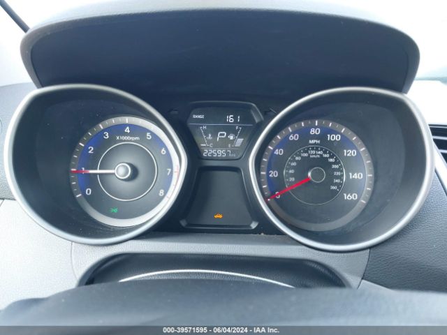 KMHDH4AE2FU229272 Hyundai ELANTRA SE