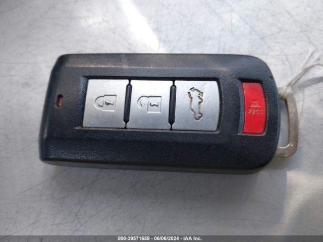 JA4AZ3A32KZ040285 Mitsubishi Outlander Sel